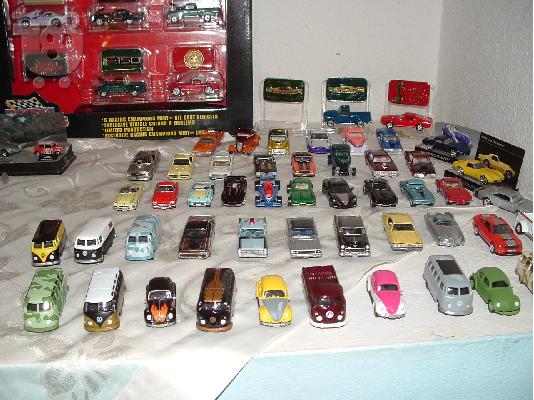 PoulaTo: ΤΕΡΑΣΤΙΑ ΣΥΛΛΟΓΗ, Johnny Lightning, Racing Champions, Greenlight